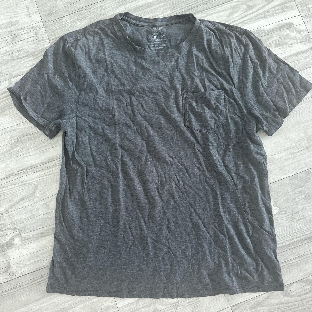 Vince T-Shirt Storm Gray - Depop