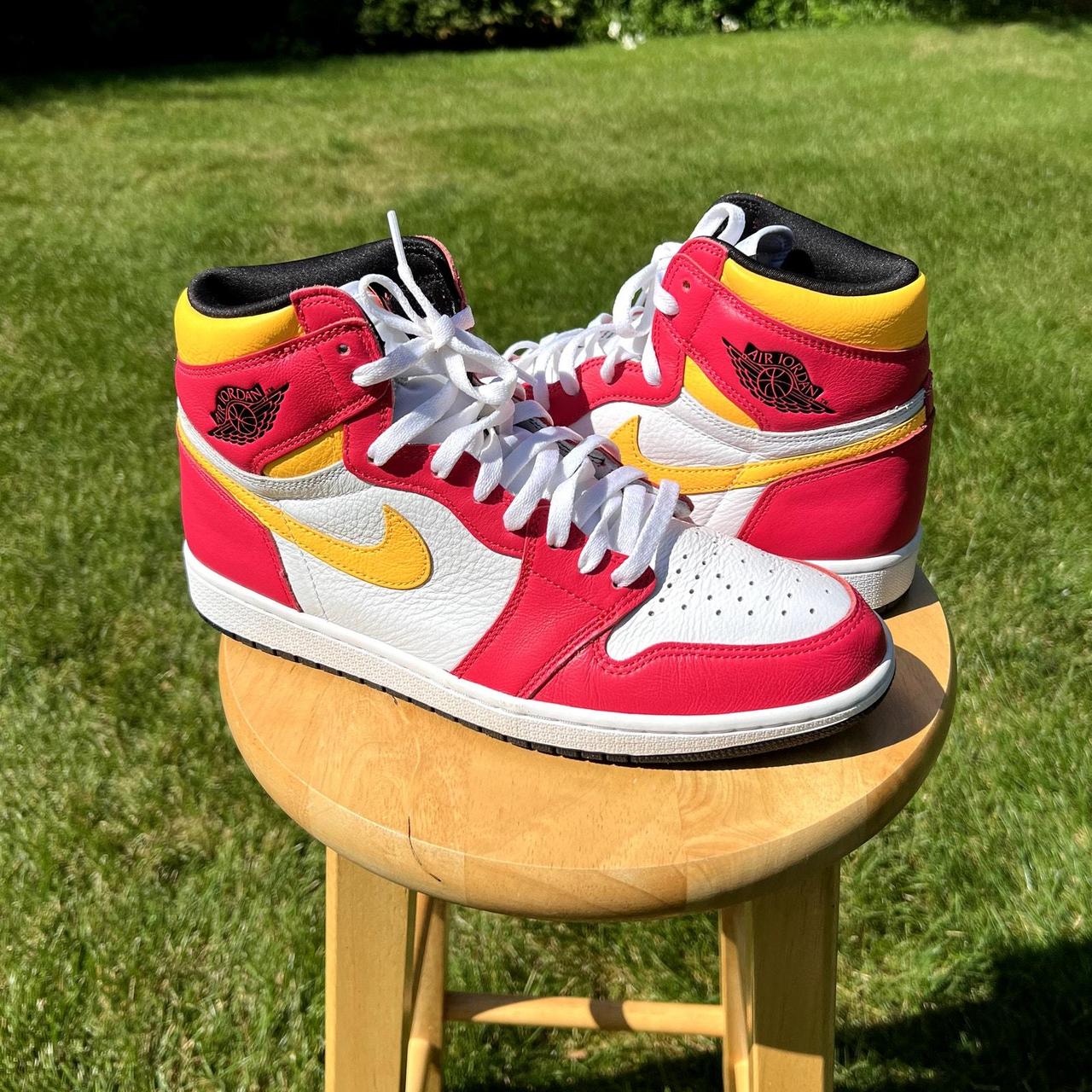 Nike Air Jordan 1 Retro High OG Light Fusion Red...