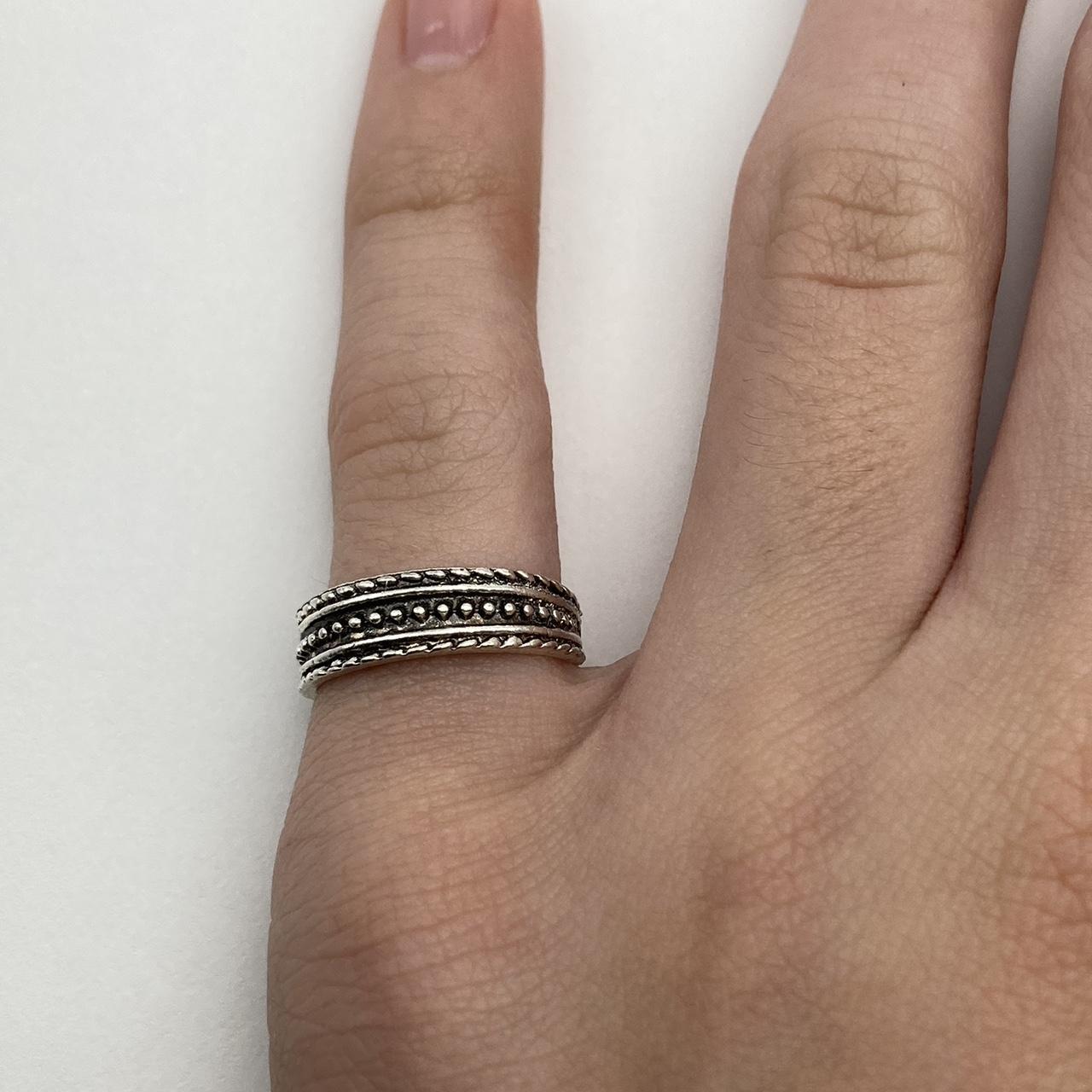 Pretty cool silver gray girly indie ring , Size...