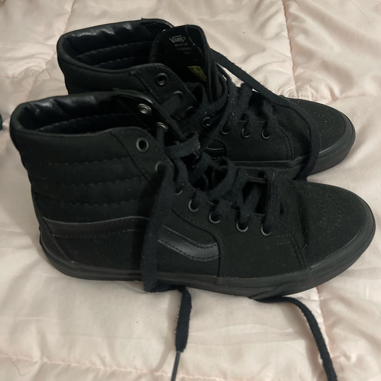 USED ALL BLACK HIGHTOP VANS SIZE. 6 MEN 7.5 WOMEN