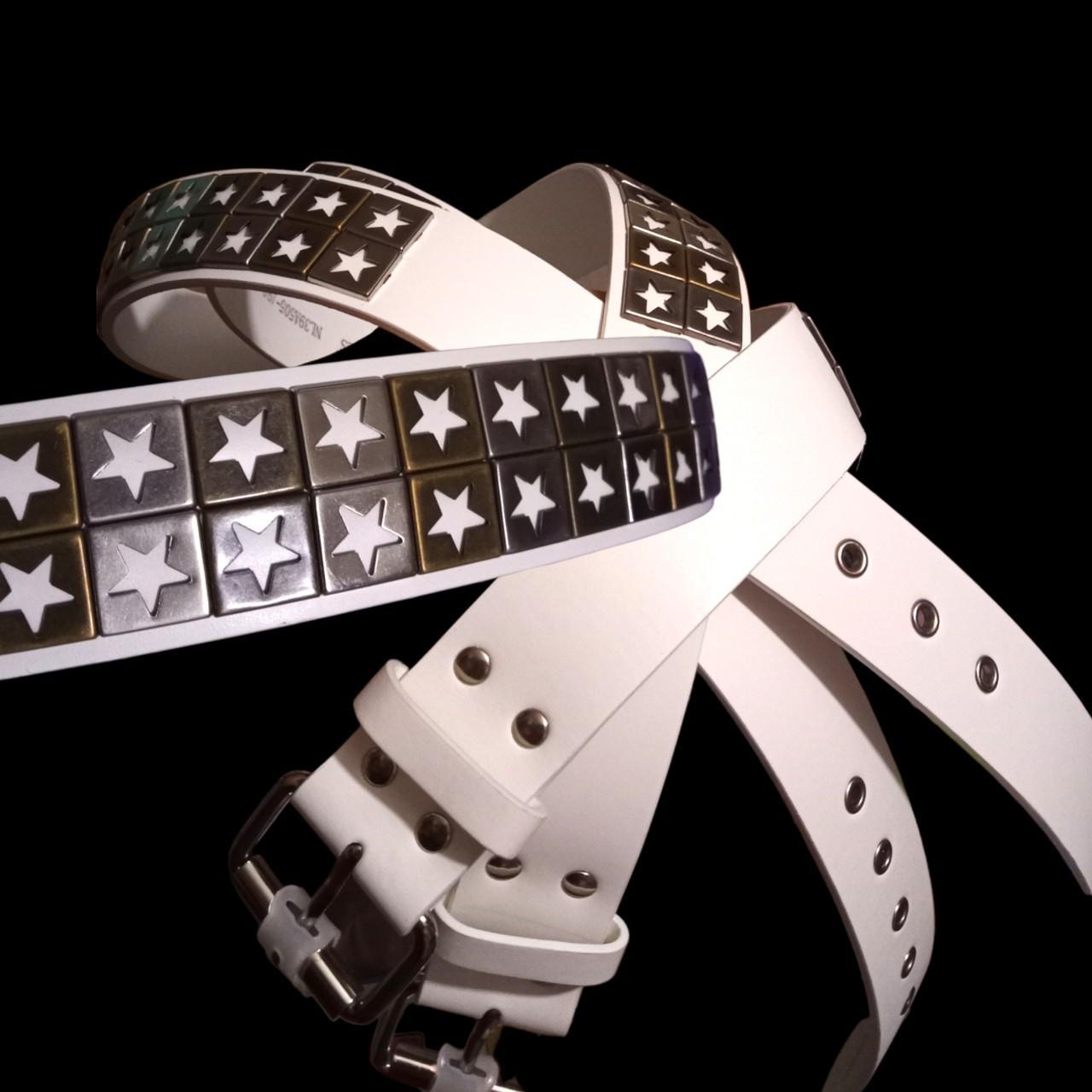 Hot Topic Women's Silver and White Belt Depop