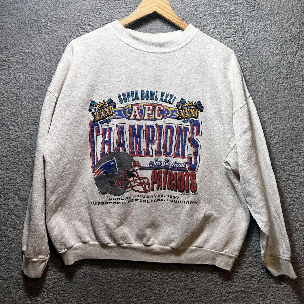 Vintage 1996 Patriots Sweatshirt  Sweatshirts, Patriots sweatshirt,  Sweatshirt tops