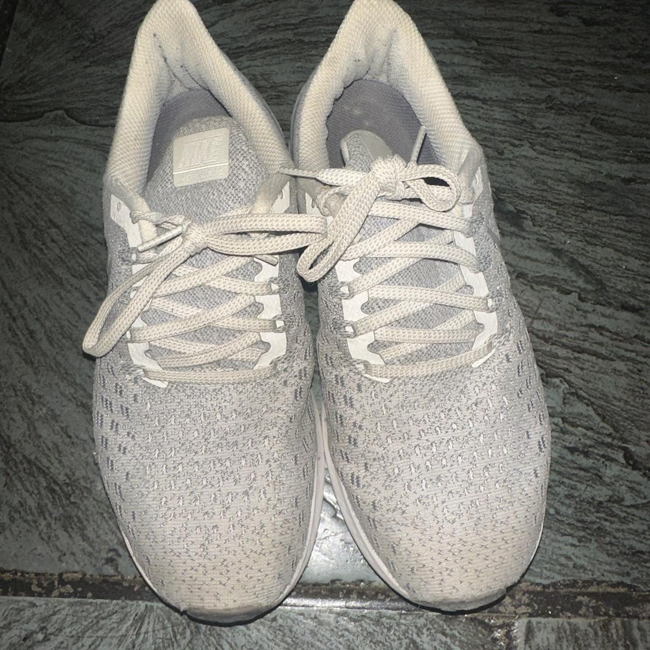 womens gray nike sneakers