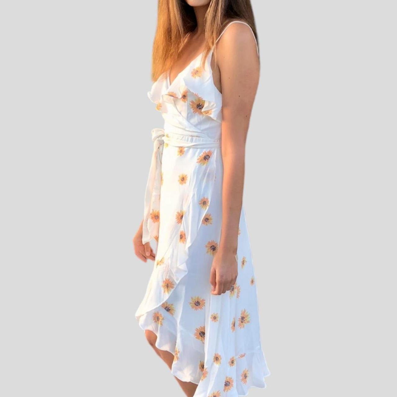 Lulus white flowy store dress