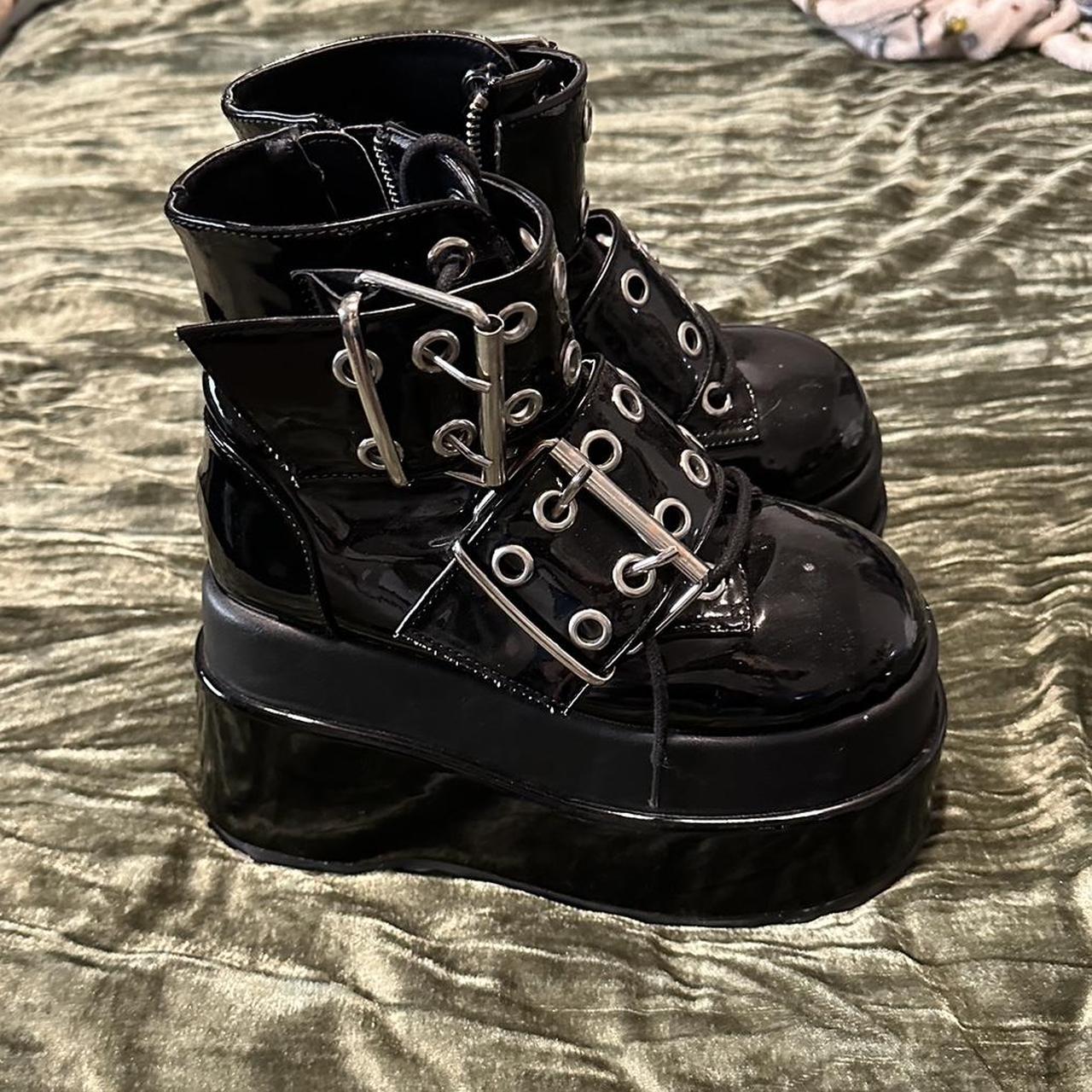 demonia bear 104 black