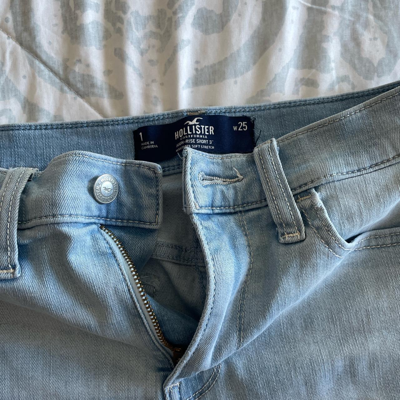 Hollister Stretch Hi-Rise Shorts 3 in inseam, Light