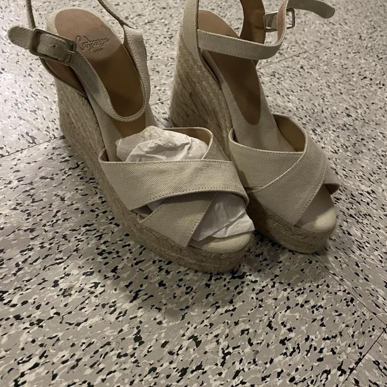 Castaner hotsell grey wedges