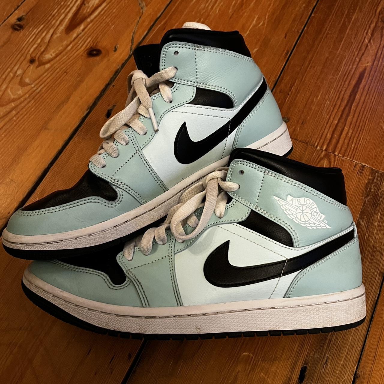 Teal jordan outlet 1s