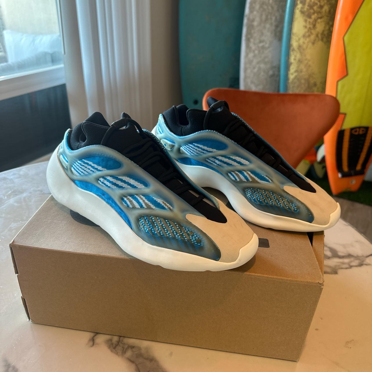 Yeezy hot sale 700 creases