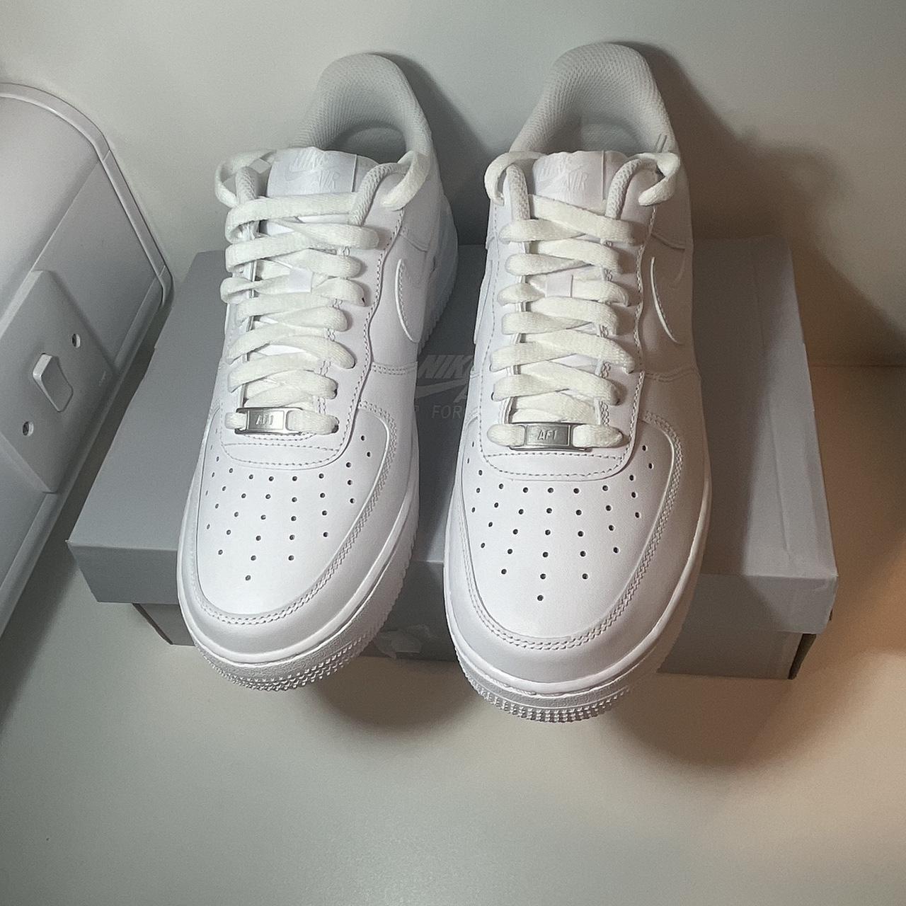 Nike Men's White Trainers | Depop