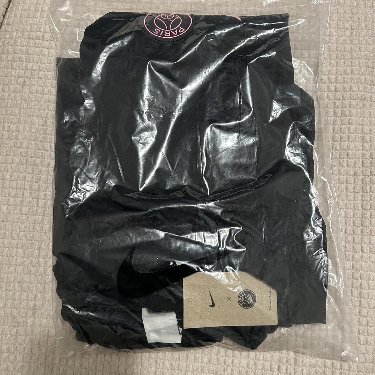 Nike Men's Black and Pink Hoodie | Depop