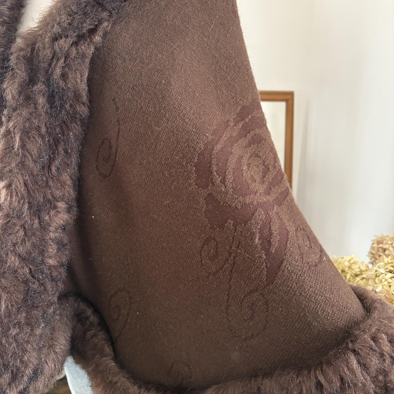 fur trim shawl