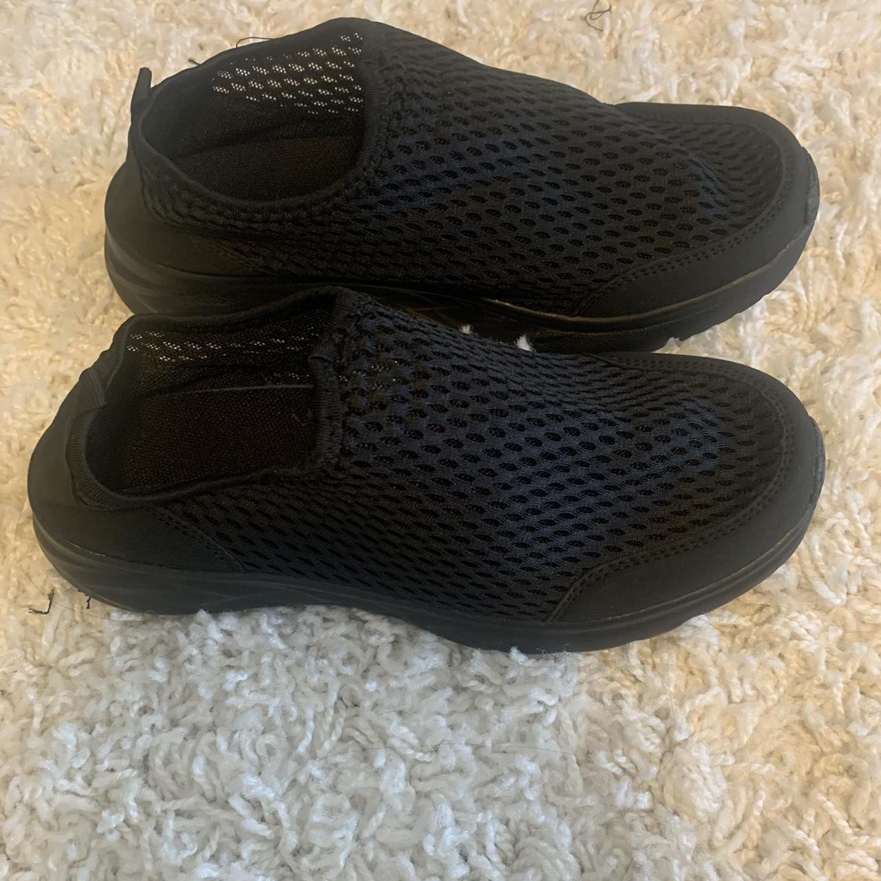 mens black walking sneakers