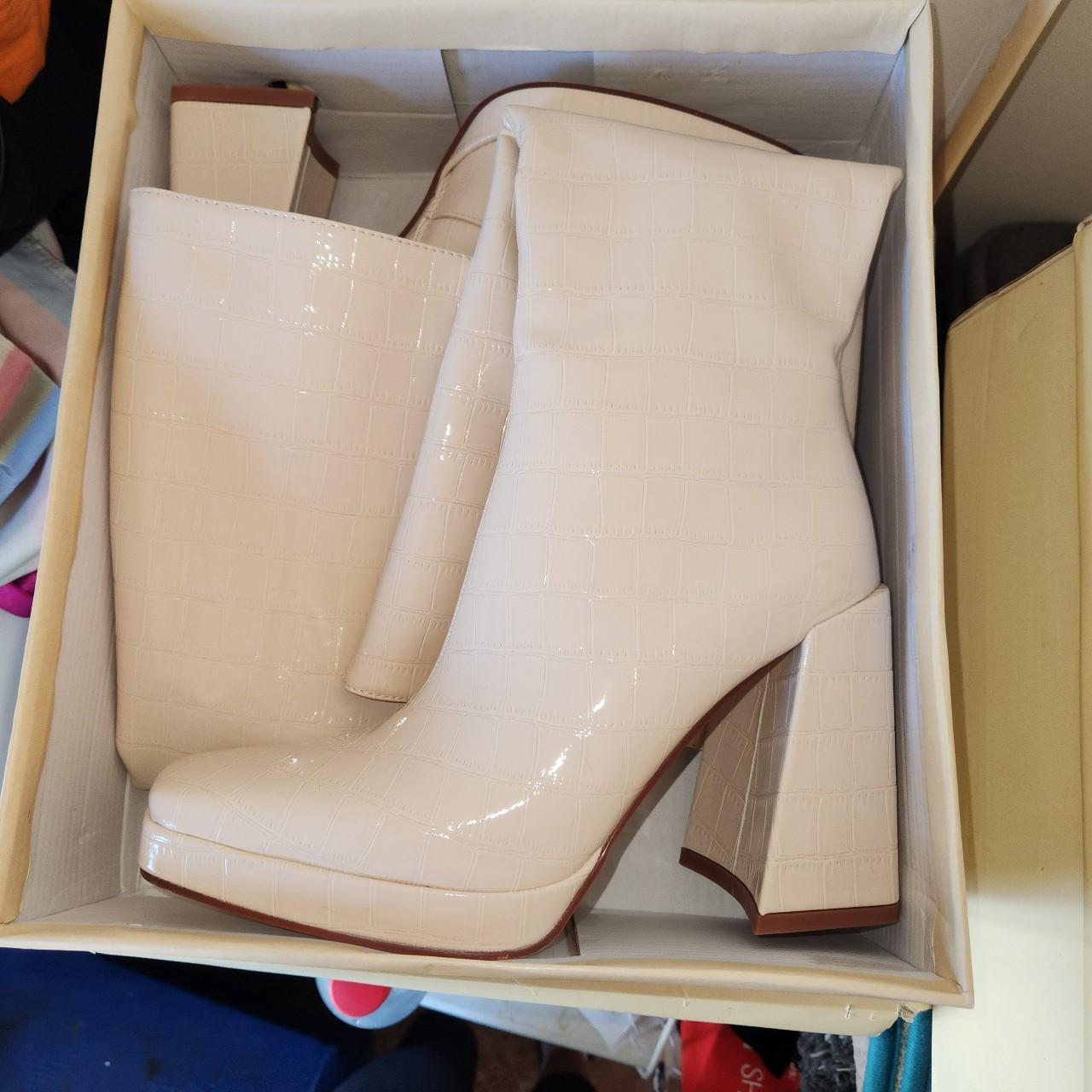 Women S Cream Boots Depop