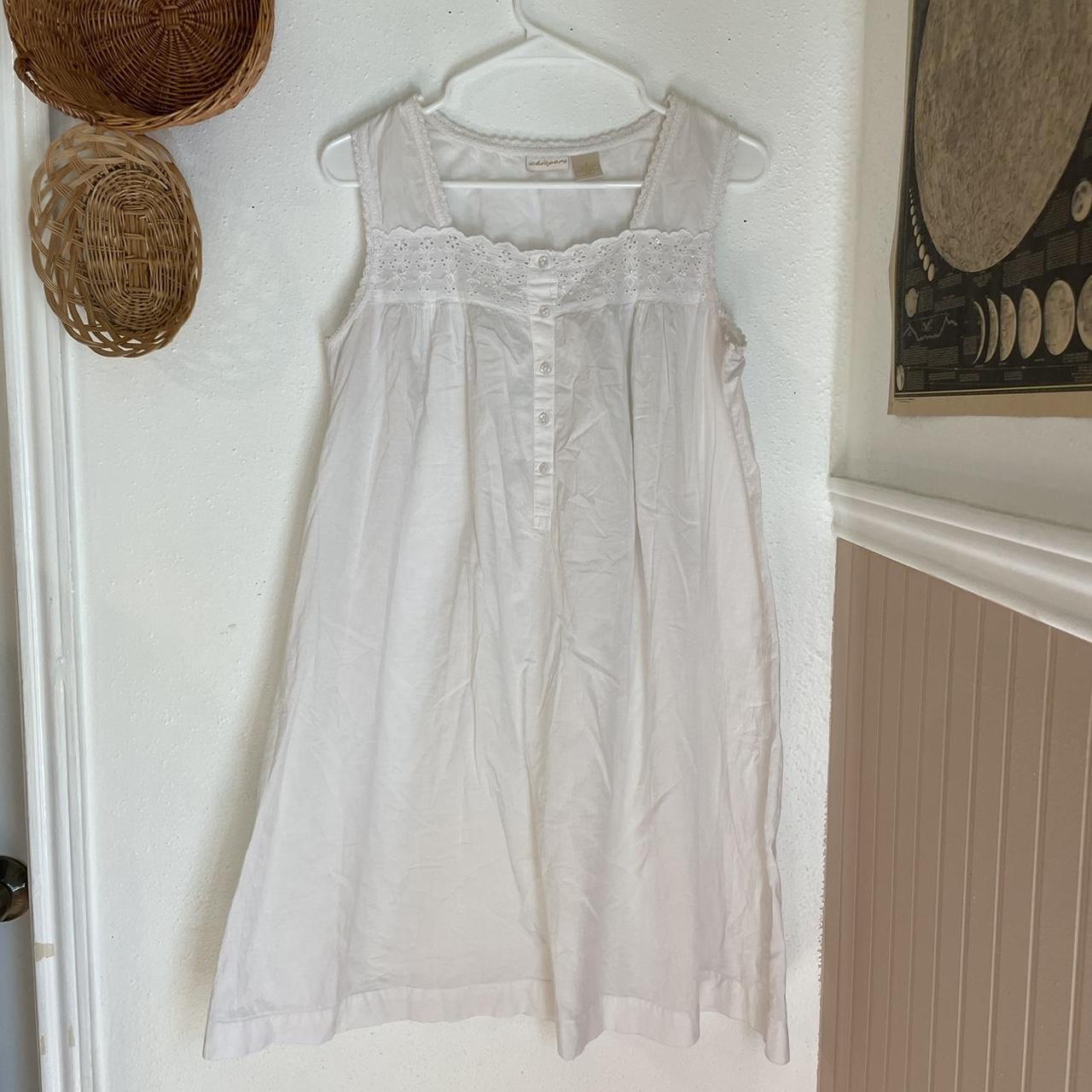 Vintage white cotton nightgown! The most beautiful... - Depop