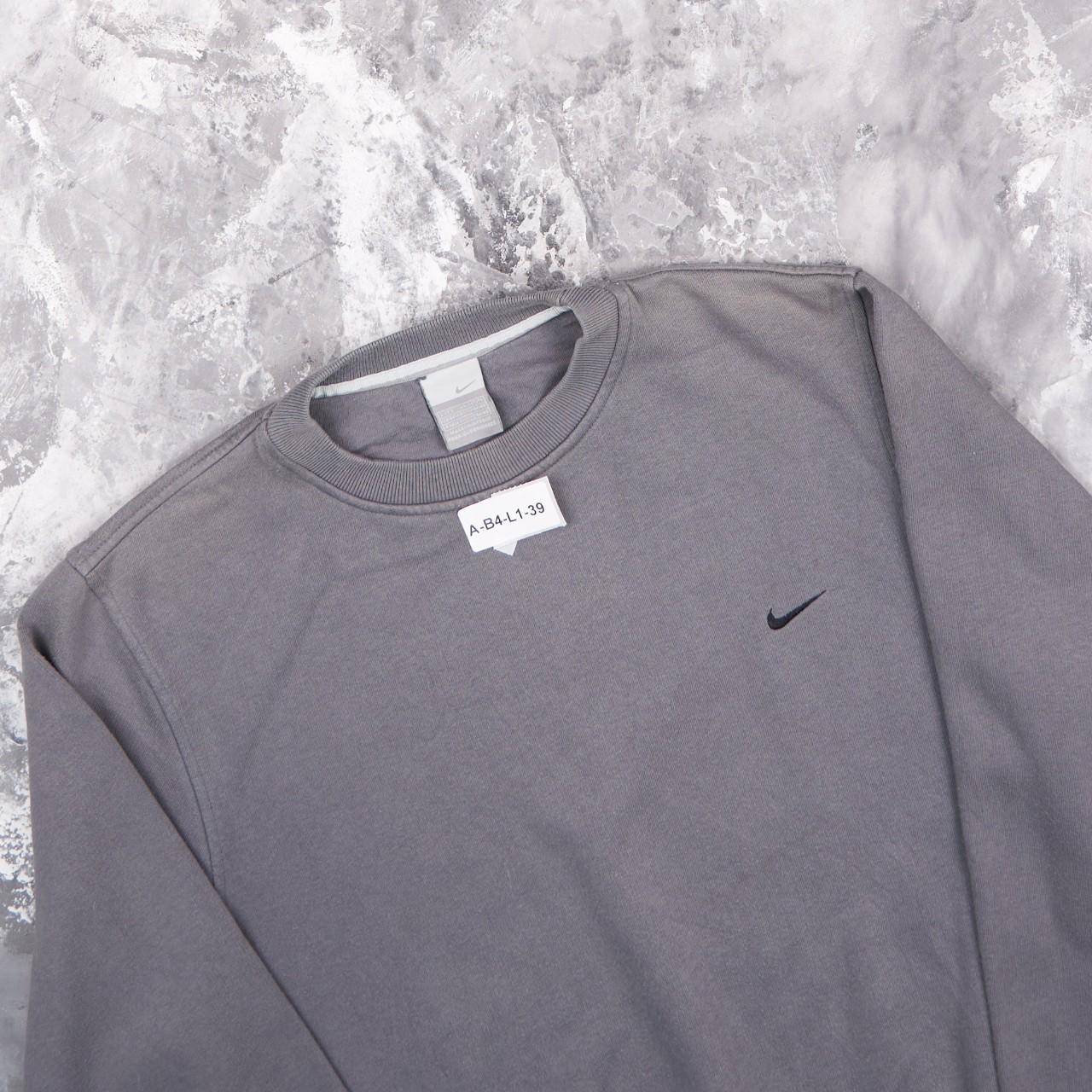 mens small nike sweatshirt