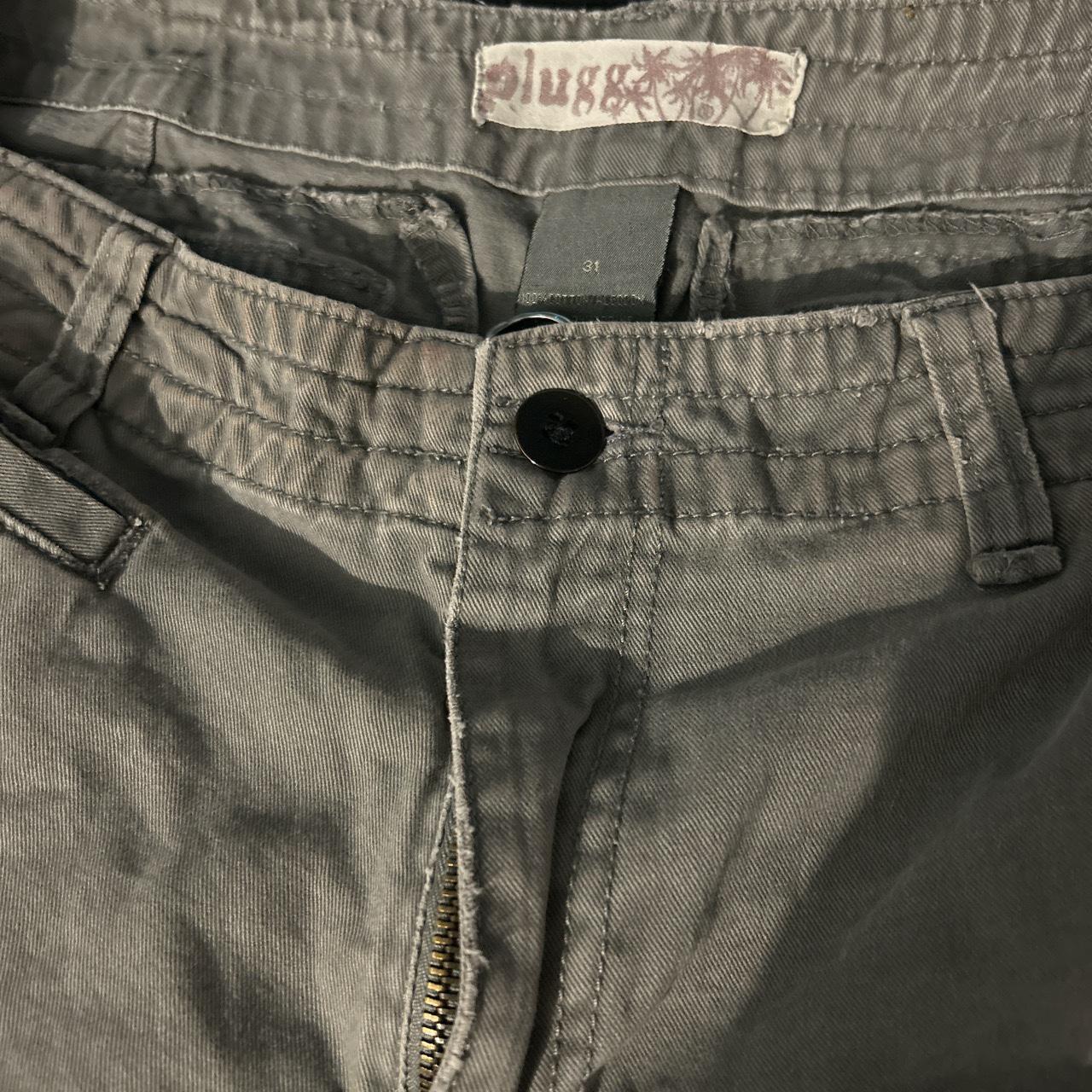 PLUGG 🗣️ grey vintage cargo jorts waist:31 ask... - Depop