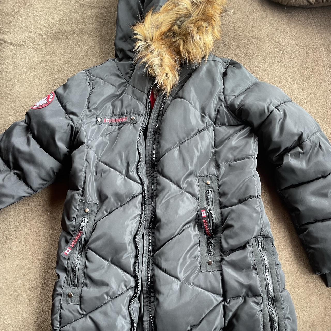 Canadian Weather Gear Coats
        Essential Outerwear for the Canadian Weather