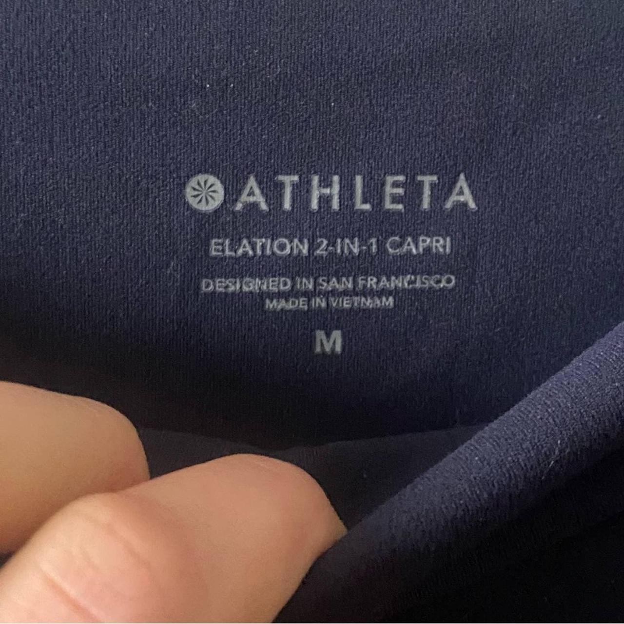 Athleta Elation 2-in-1 Capri Legging Womens S Navy - Depop