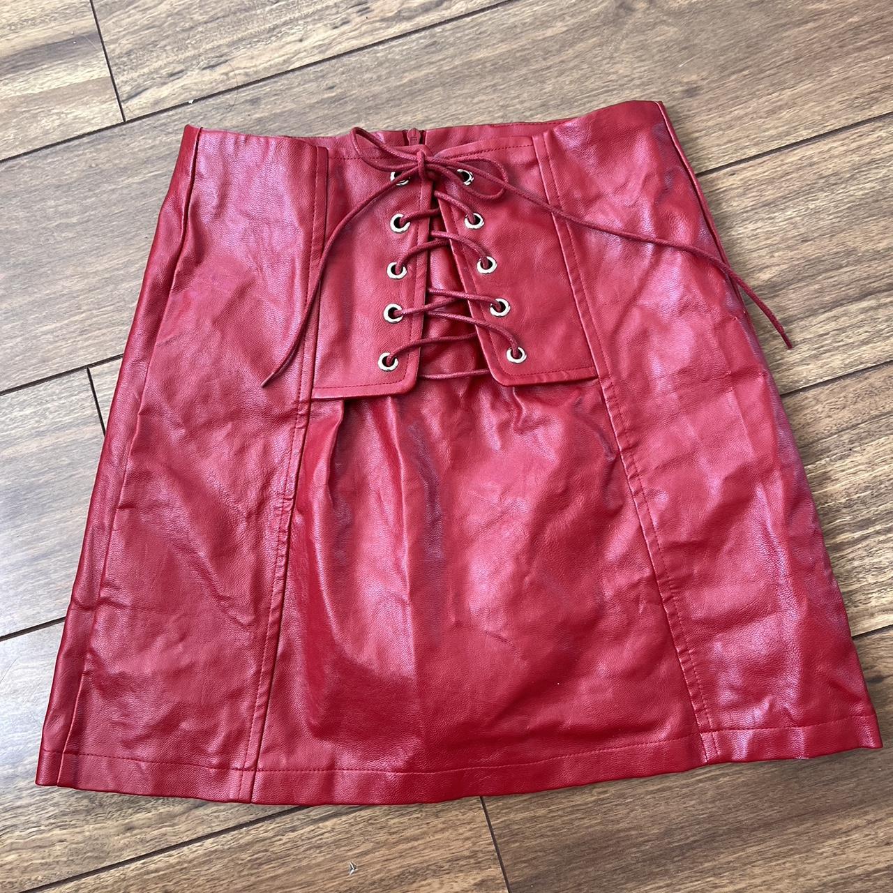 Fashion nova red leather skirt hotsell