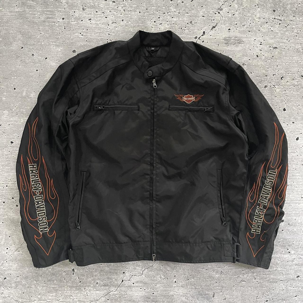 item listed by _vintees_