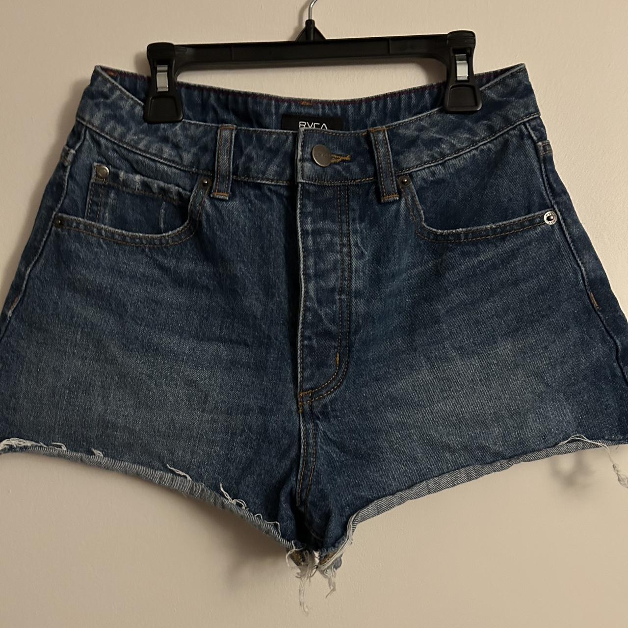 item listed by noellie