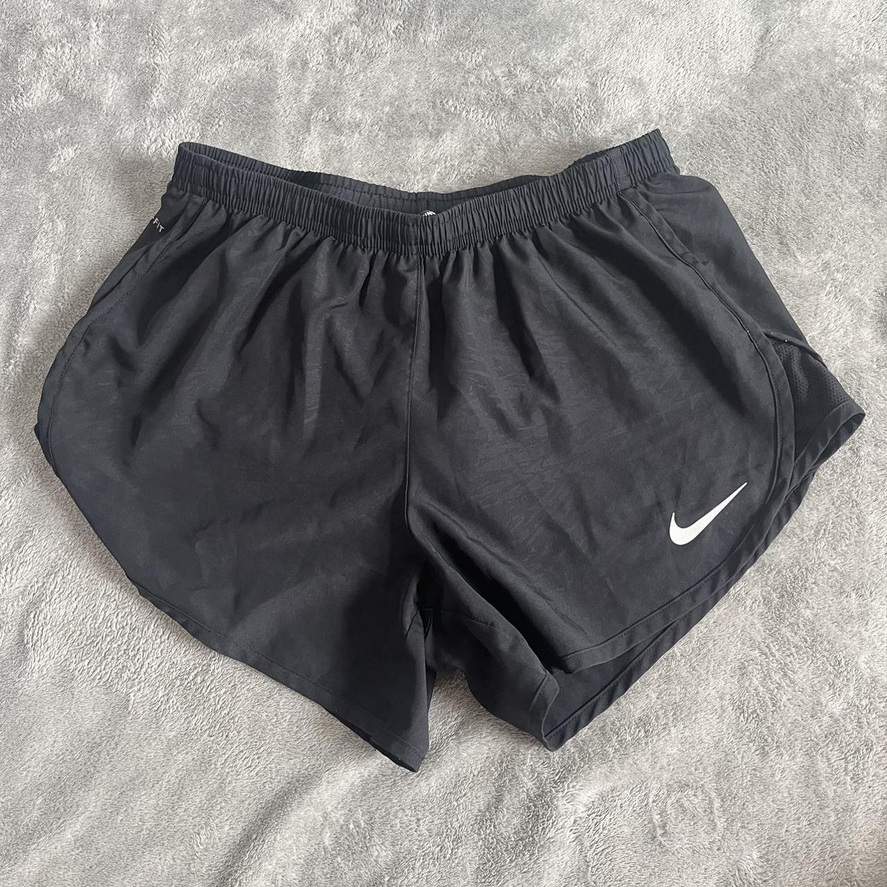 short black nike shorts