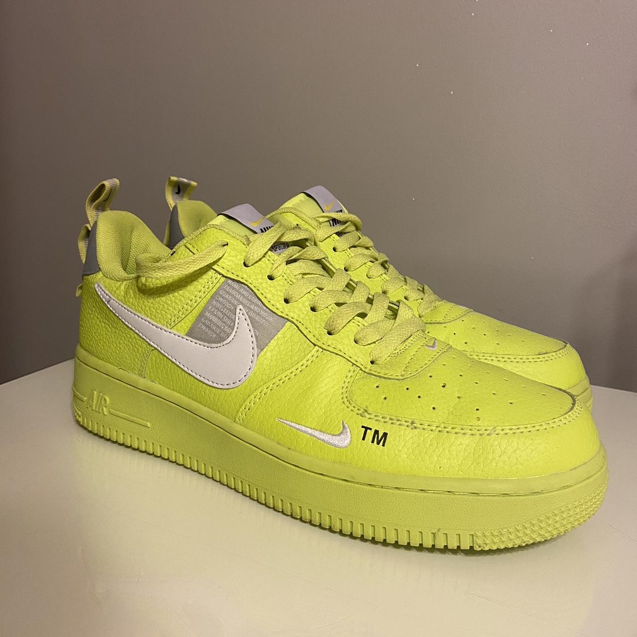 Nike Men's Grey and Yellow Trainers | Depop