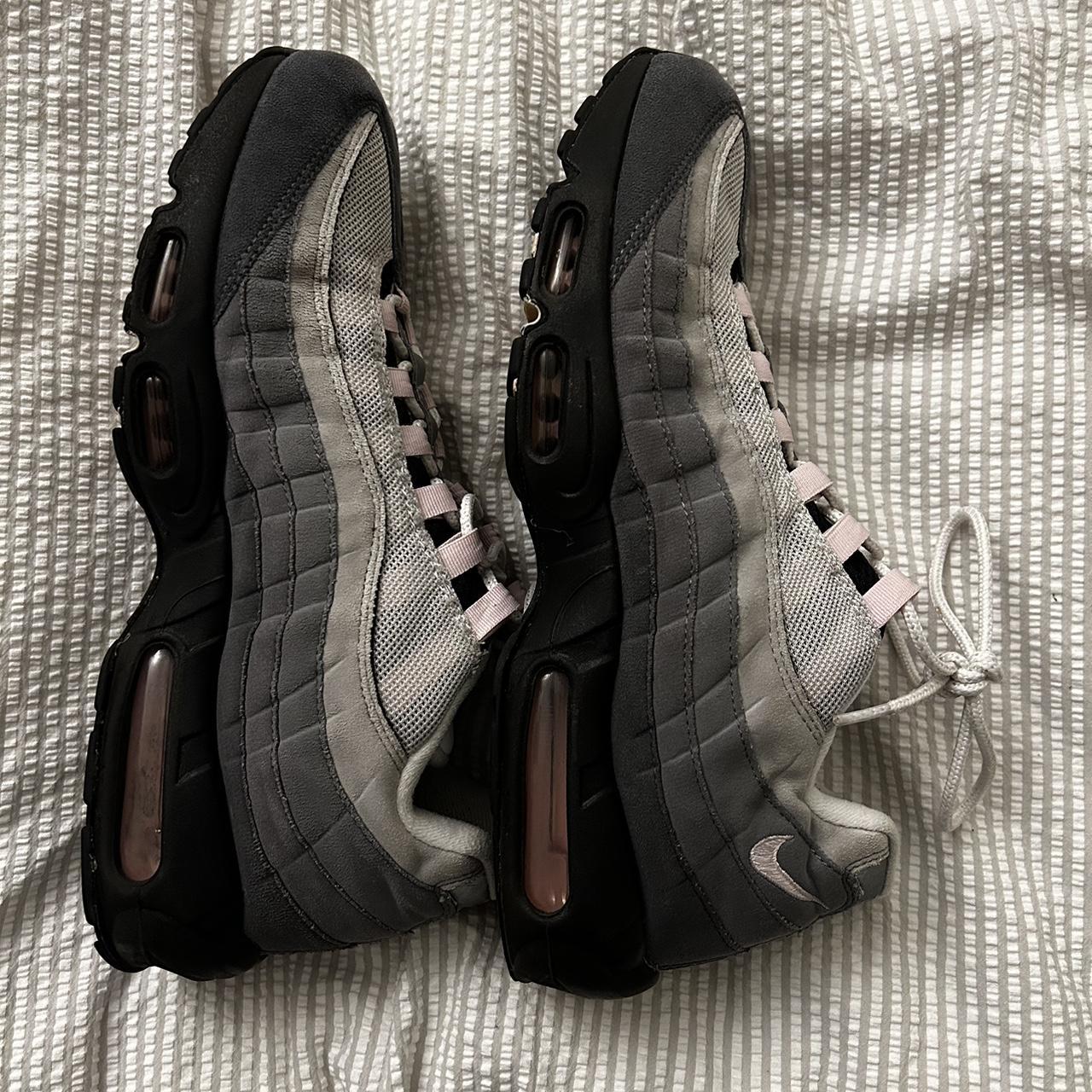 nike pink foam 95