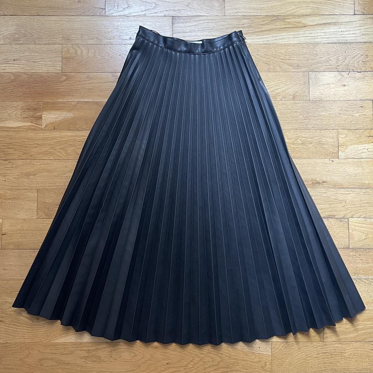 Topshop navy pleated skirt sale