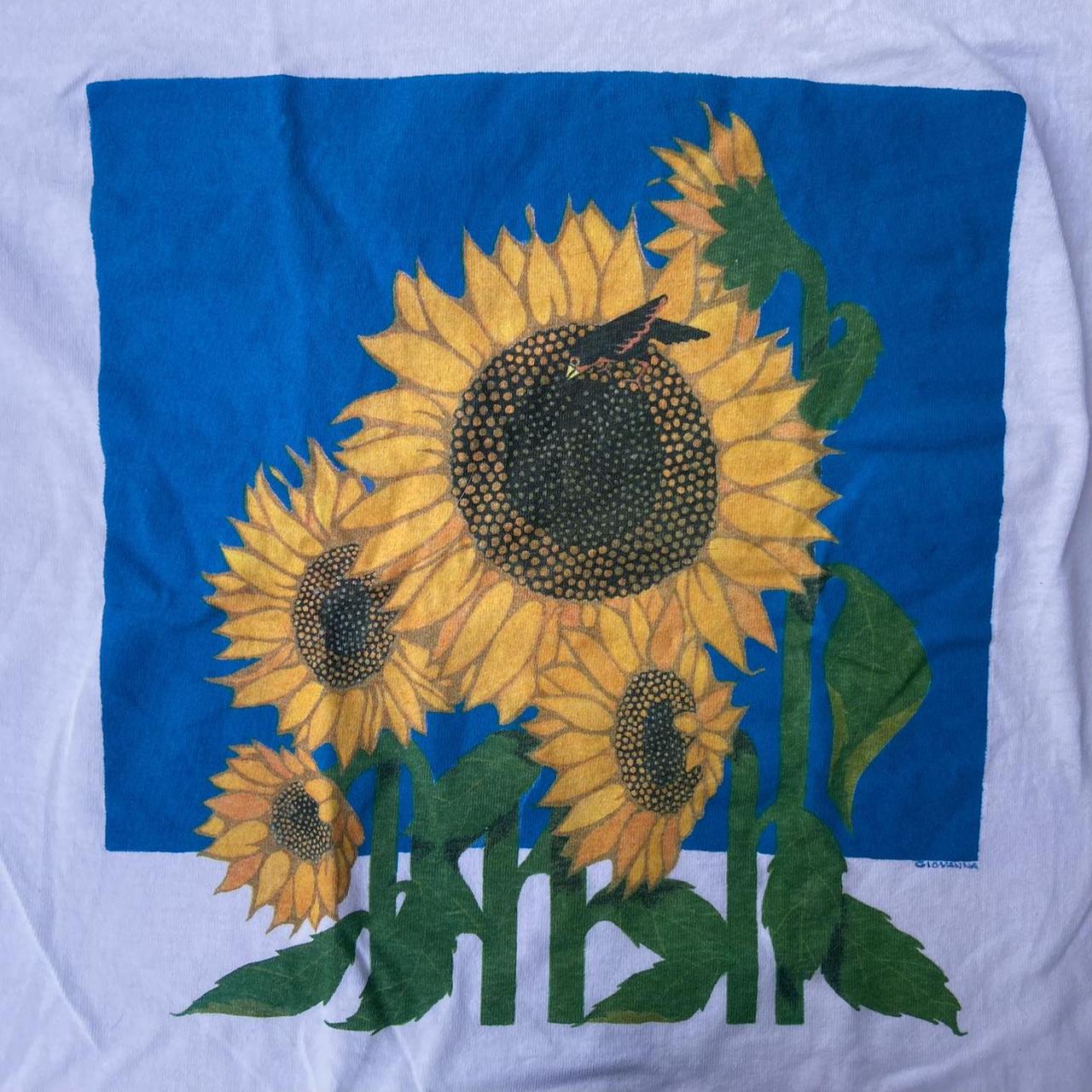 90s frui of the loom sunflower college Vintage 90s sunflowers tee, Brand is Fruit of the