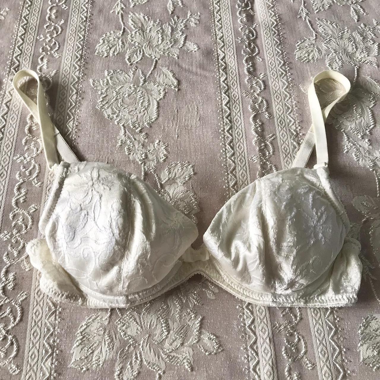 item listed by prettypleasethrift