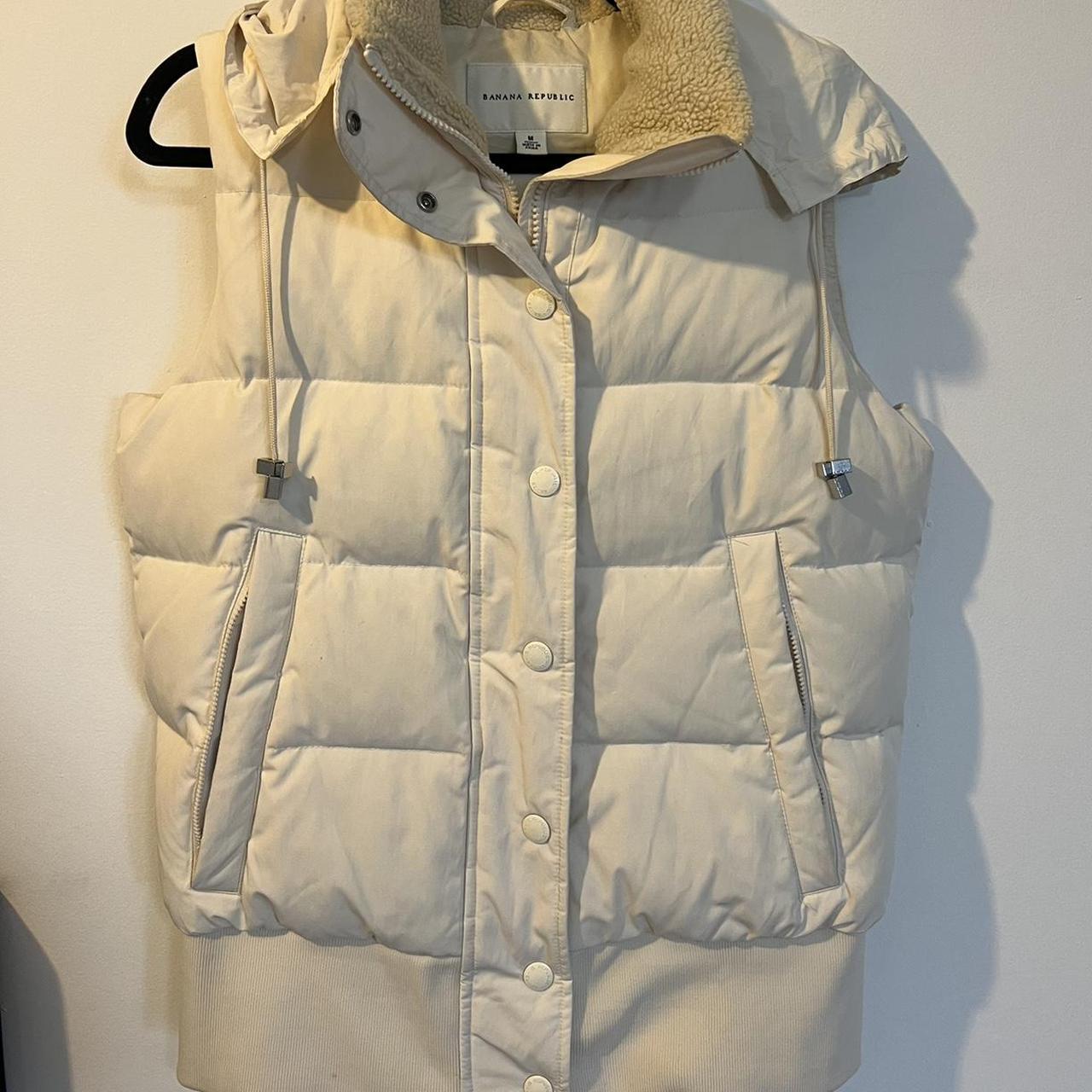 White Puffer Vest Banana Republic Hardly worn,... - Depop