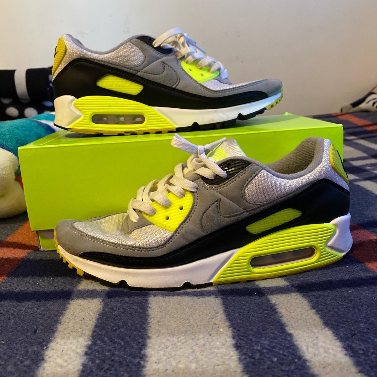 Nike Men's Green and Grey Trainers | Depop