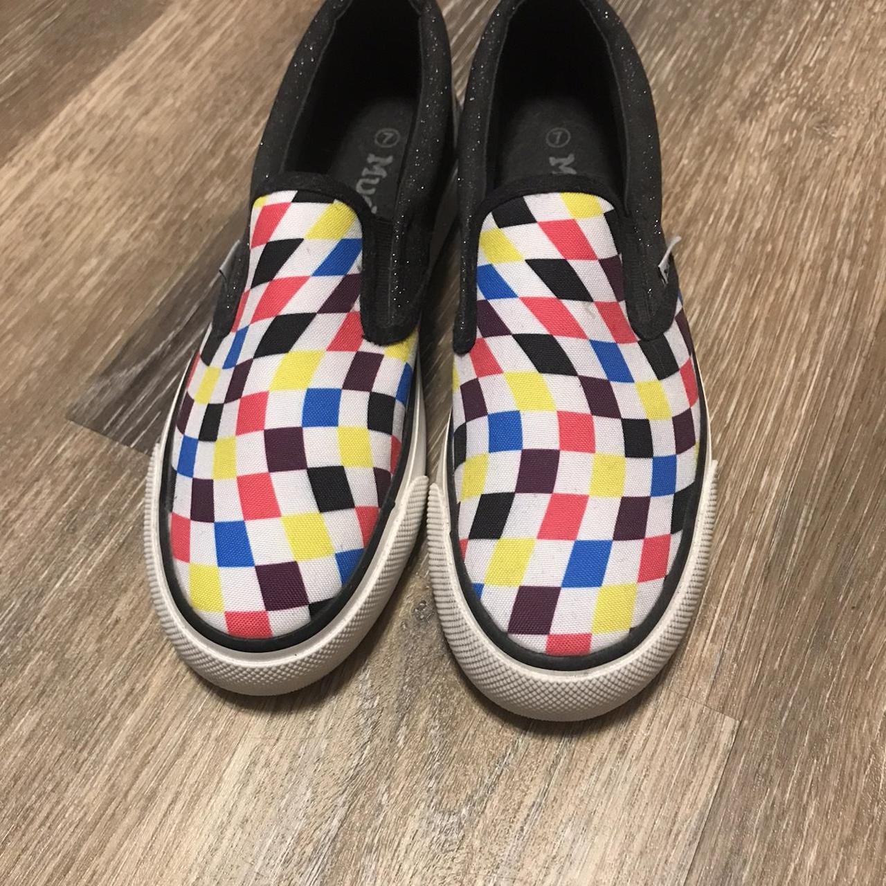 mudd checkered shoes