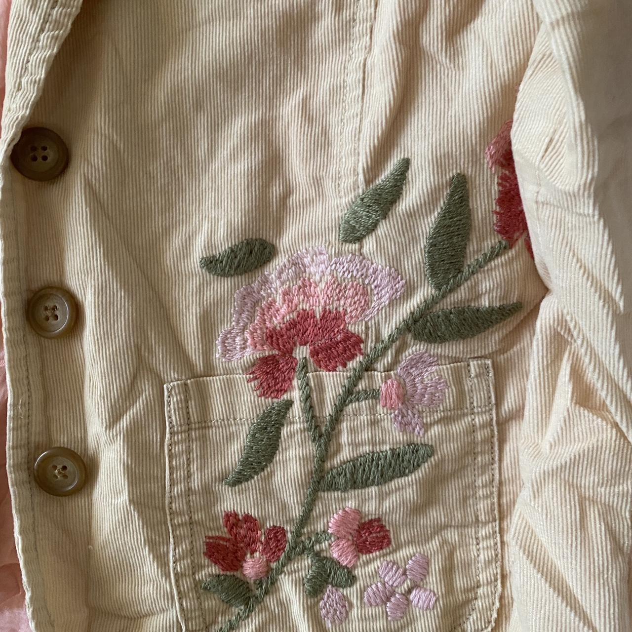 Abercrombie vintage embroidered vest Kids size XL... - Depop