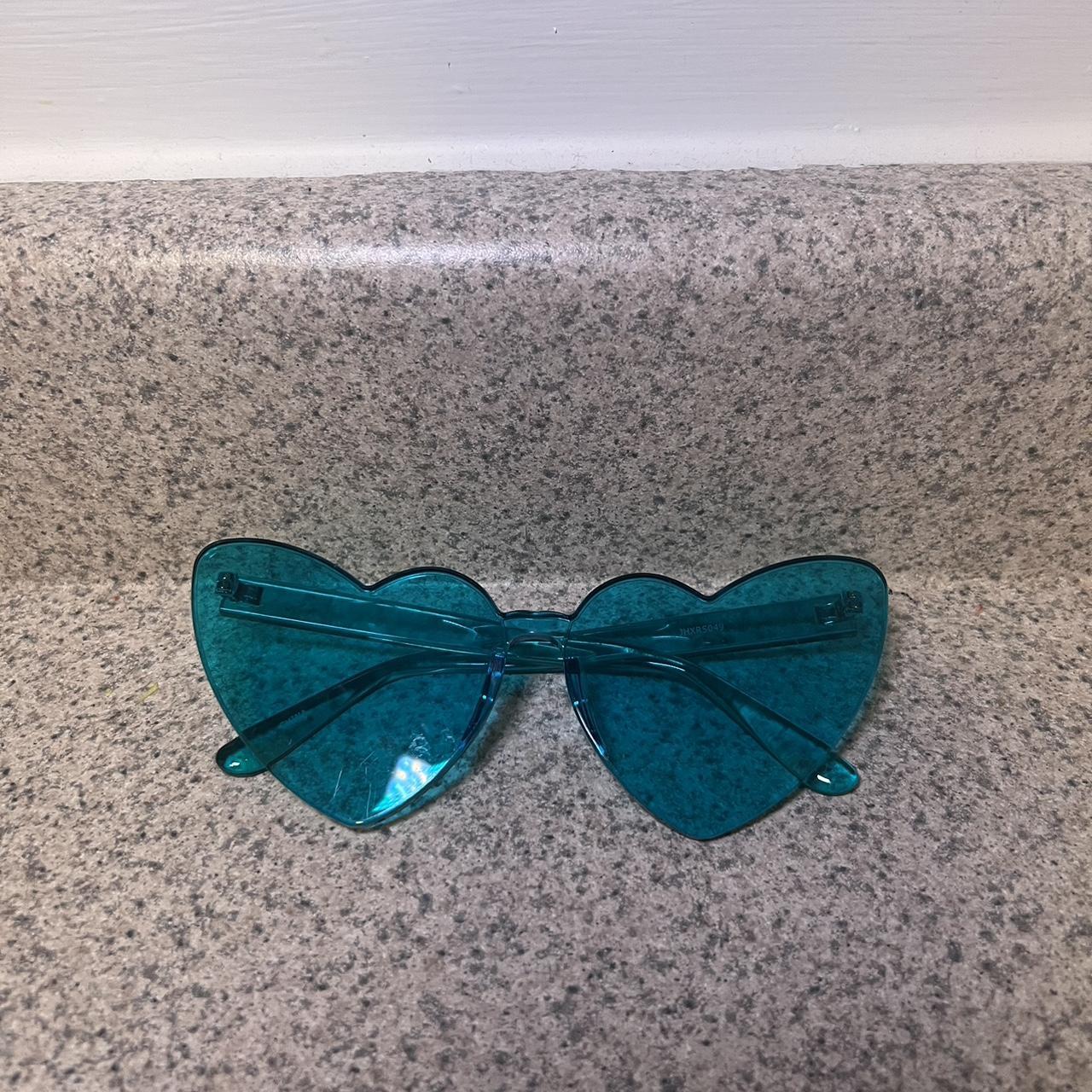 item listed by smichelleon