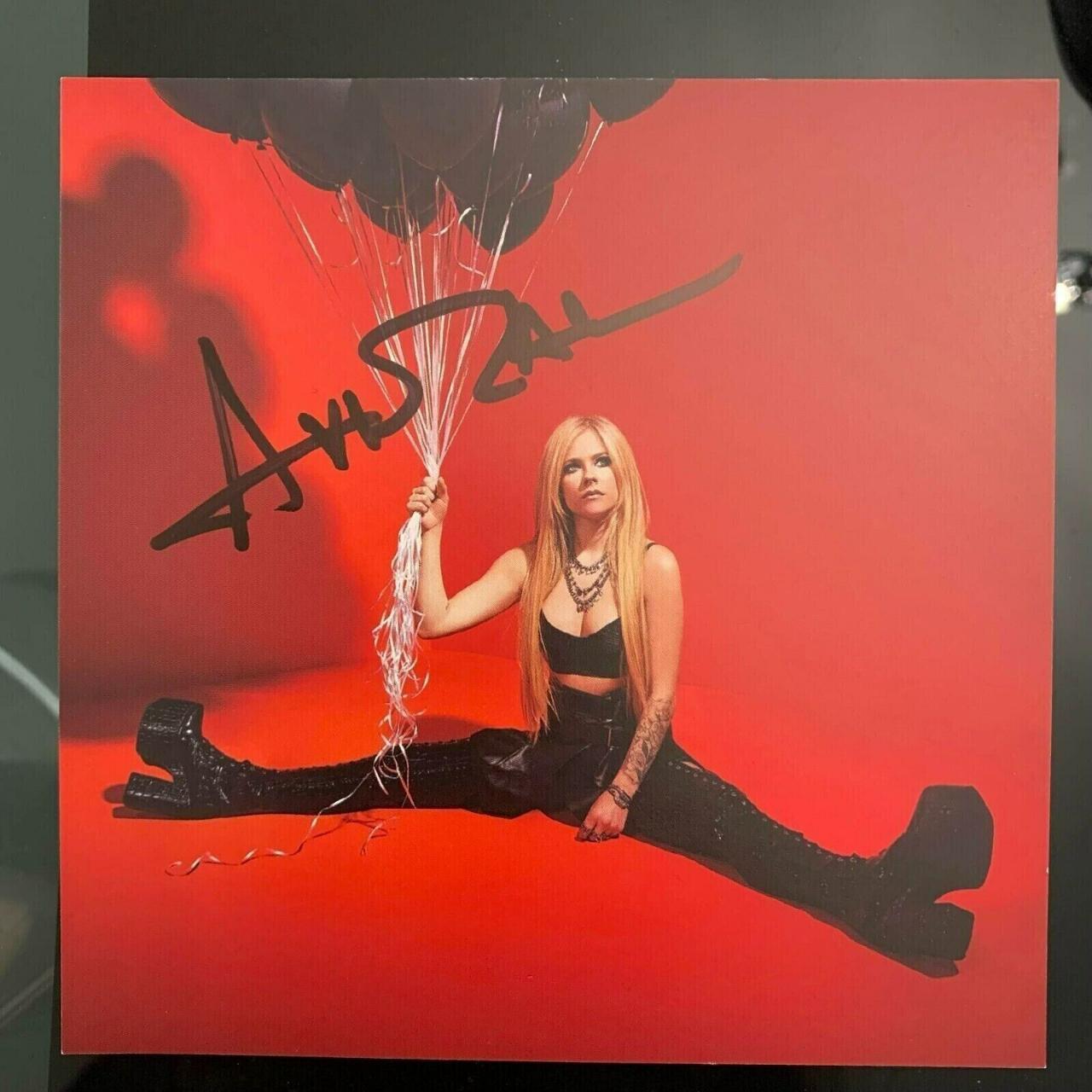 Avril Lavigne サイン入りCD Avril Lavigne Love Sux JSA Signed Autograph CD Insert Card