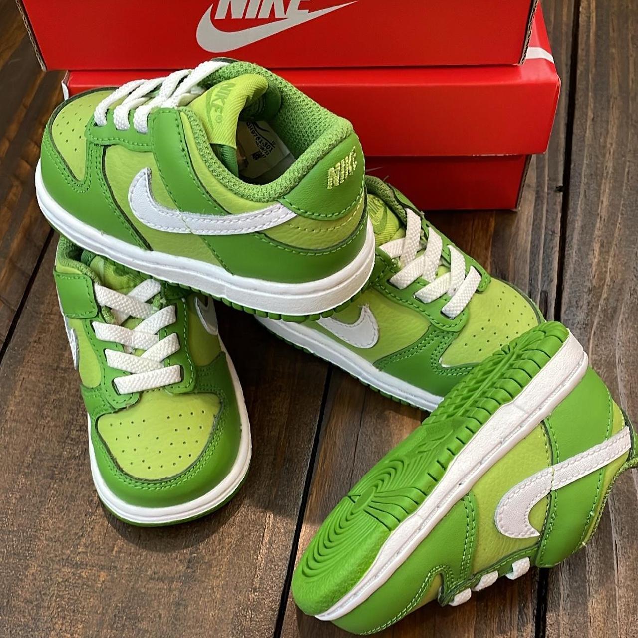 Kids green nike trainers online