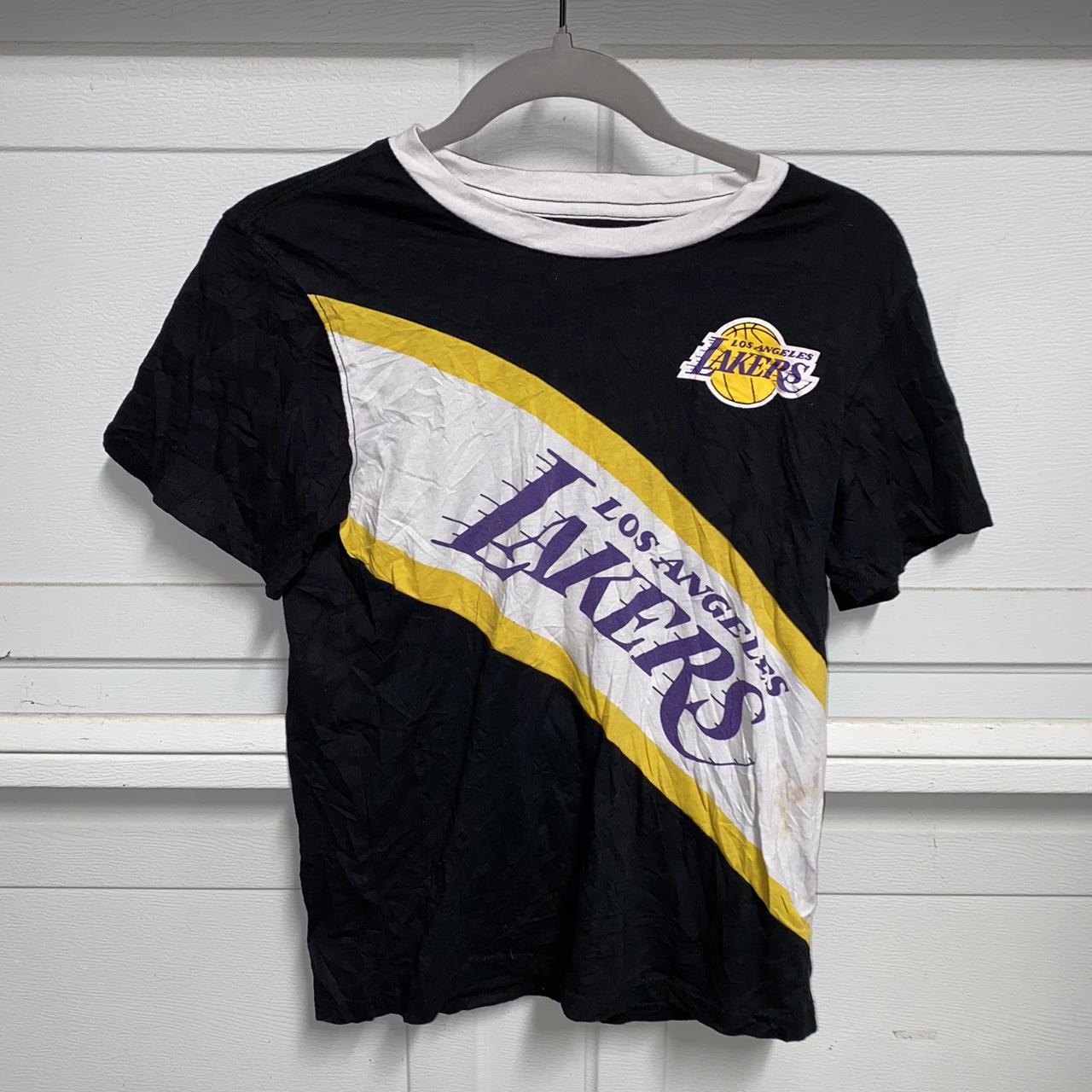 Los Angeles Lakers Boys Tee Size Large 14-16 Black and yellow