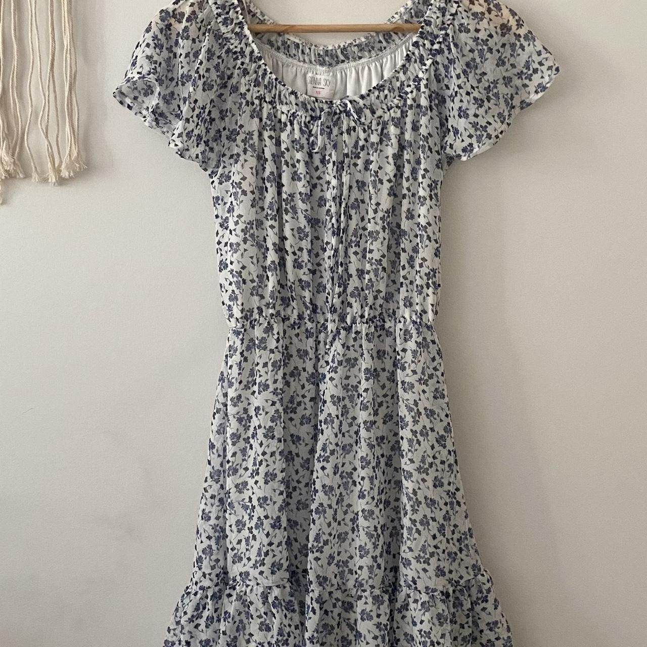 sienna sky blue floral dress so cute!! (fits like a... - Depop