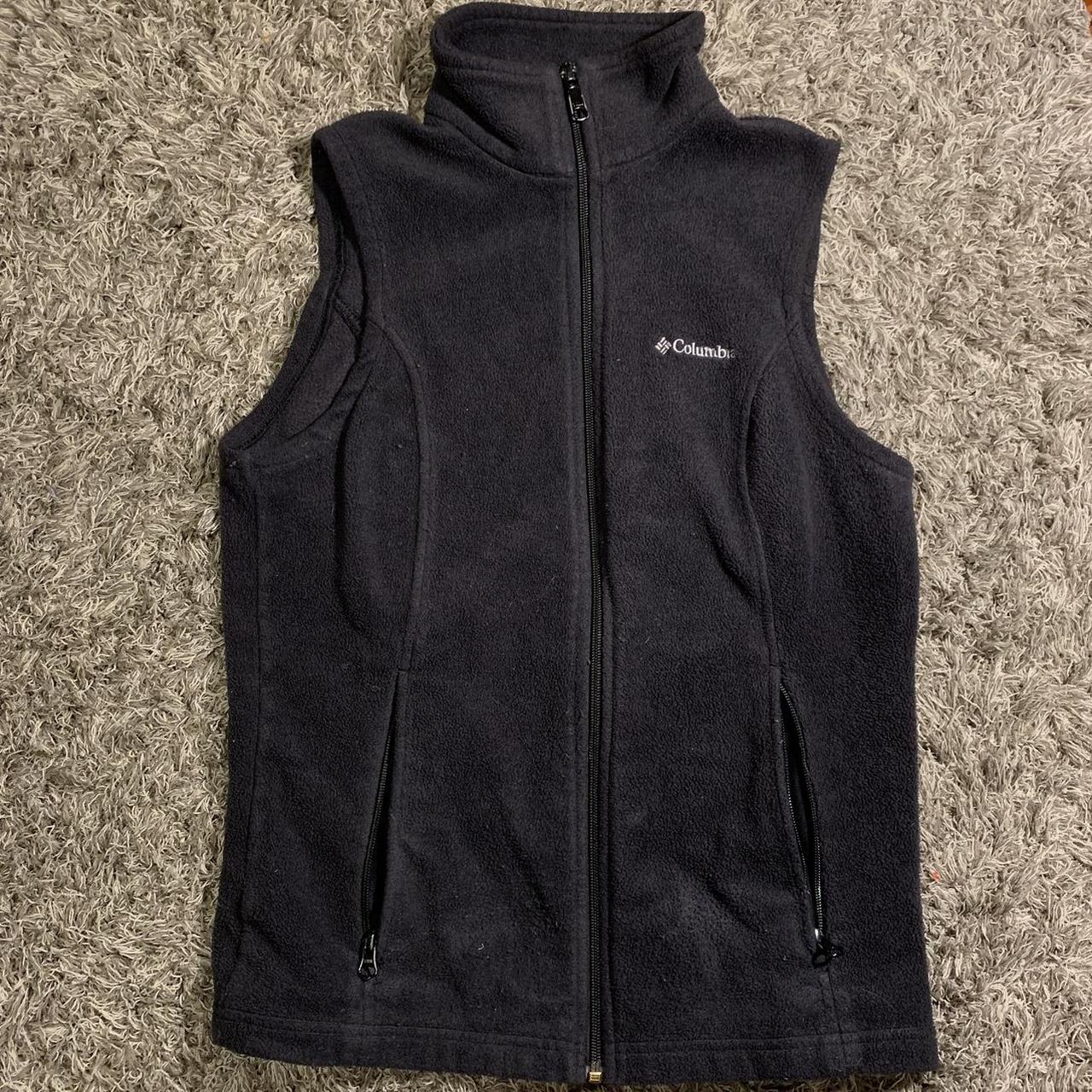 Black Columbia fleece vest No major flaws No PayPal - Depop