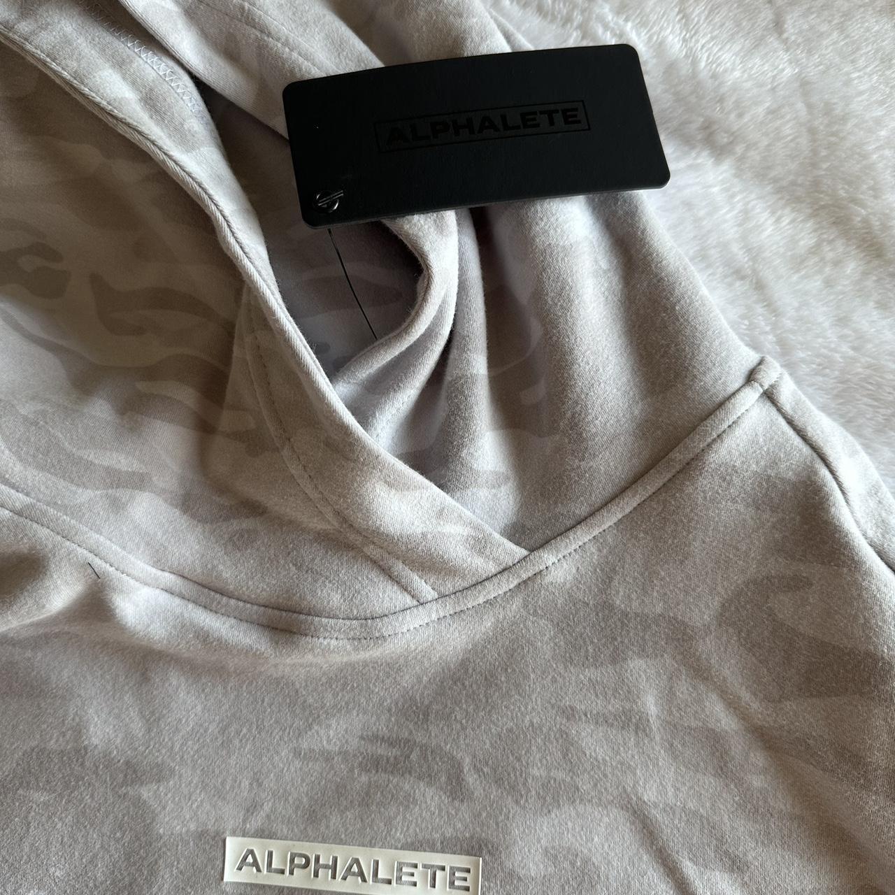 Alphalete cropped hoodie Brand new never worn - Depop