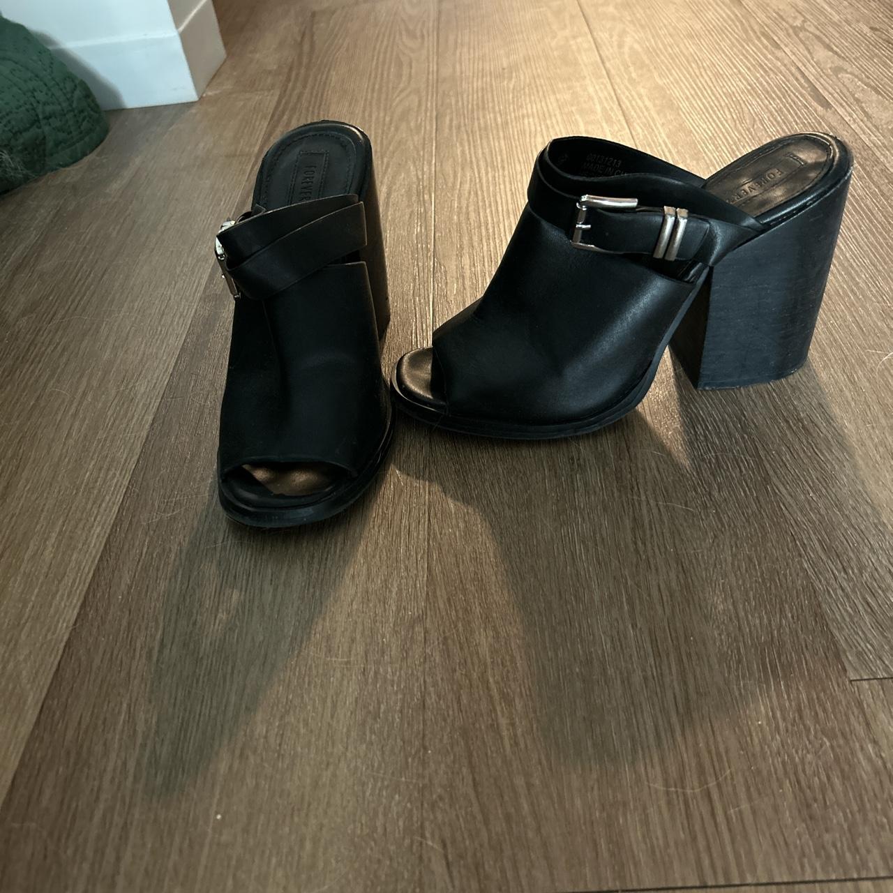 Forever 21 Women's Black Sandals | Depop