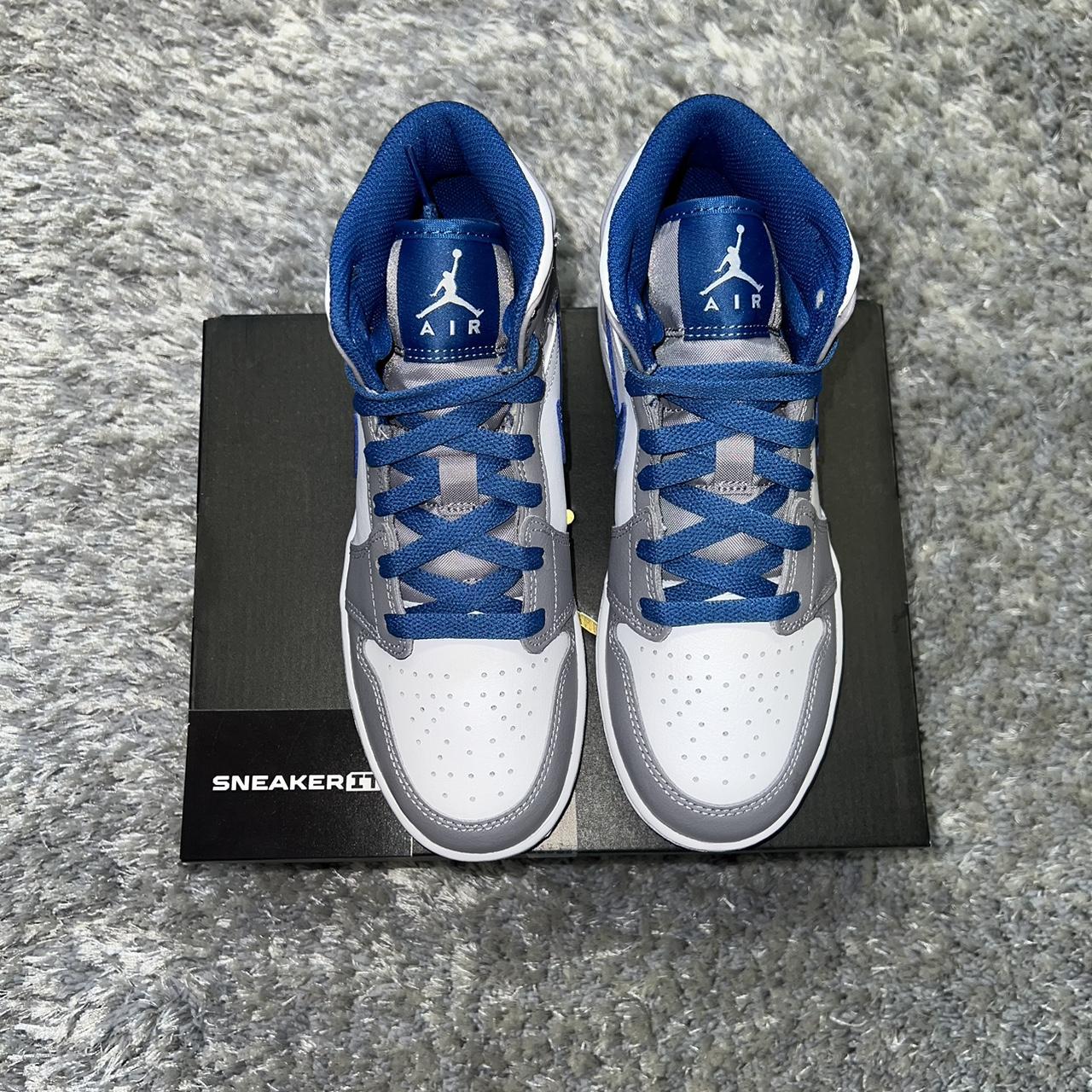 Jordan Women's Grey and Blue Trainers | Depop