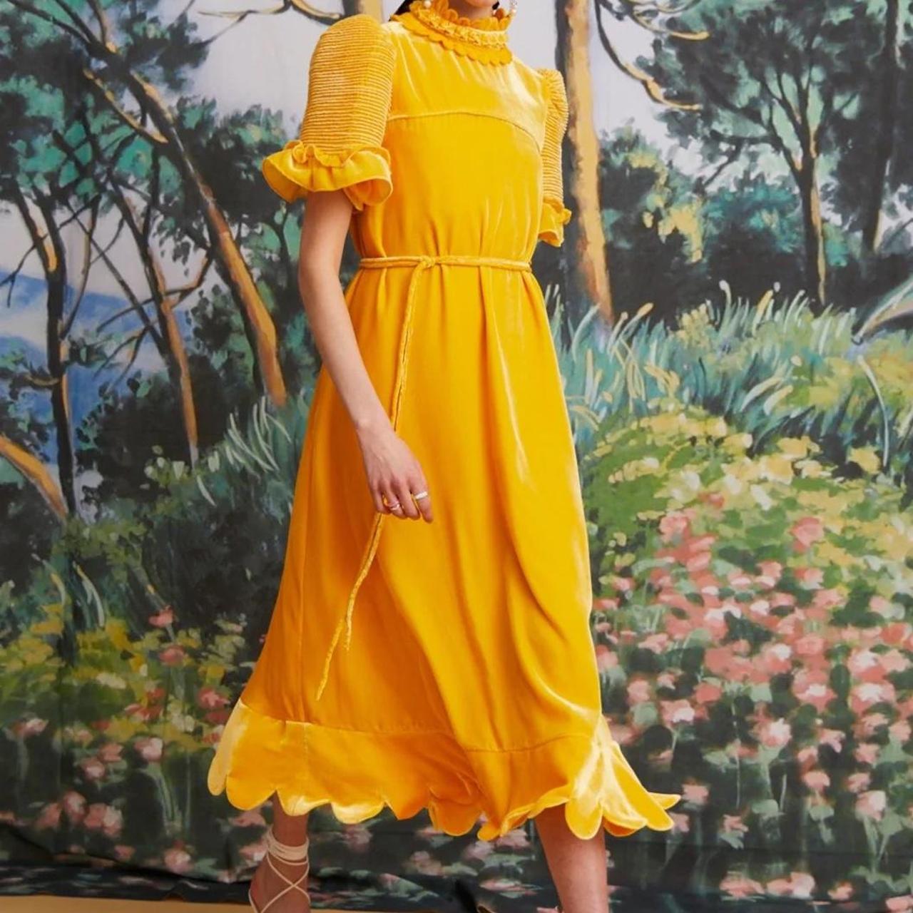 Yellow velvet fashion dress