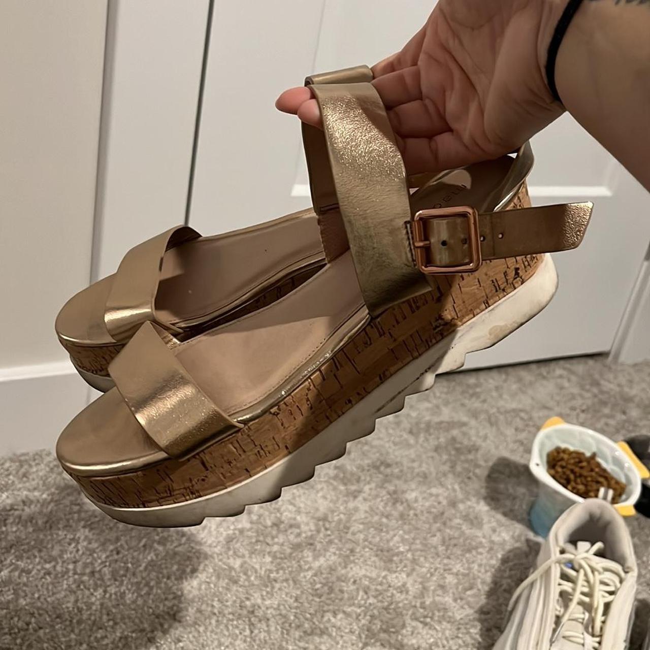 Steve madden rose 2024 gold platform sandals