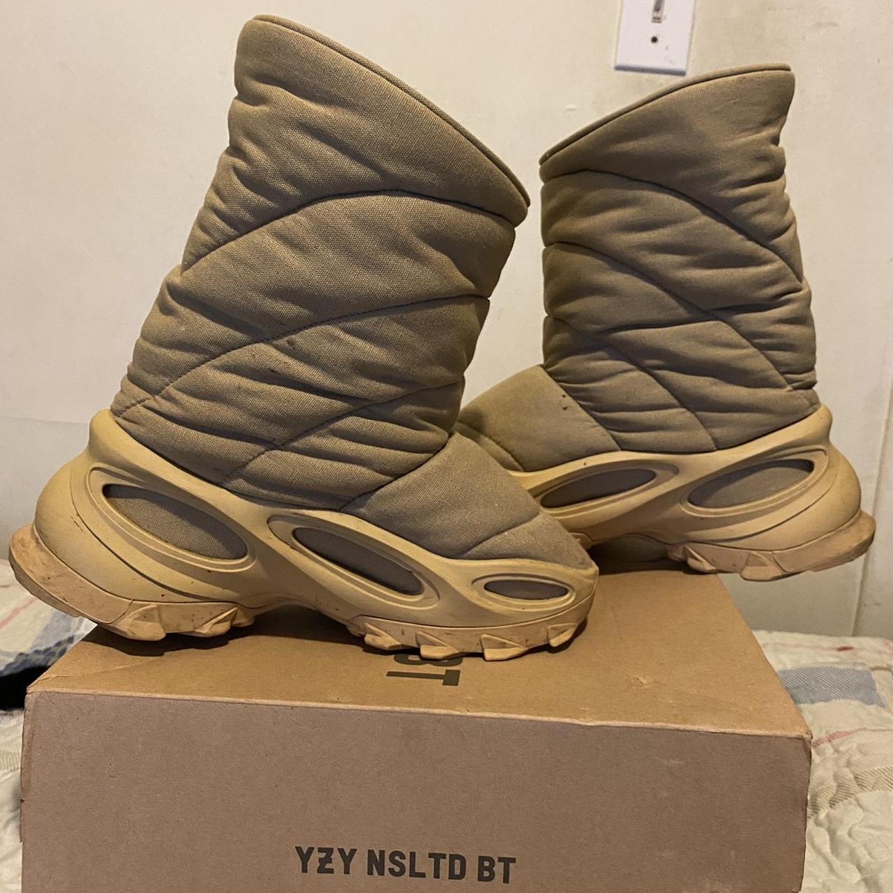 yeezy puffer boots