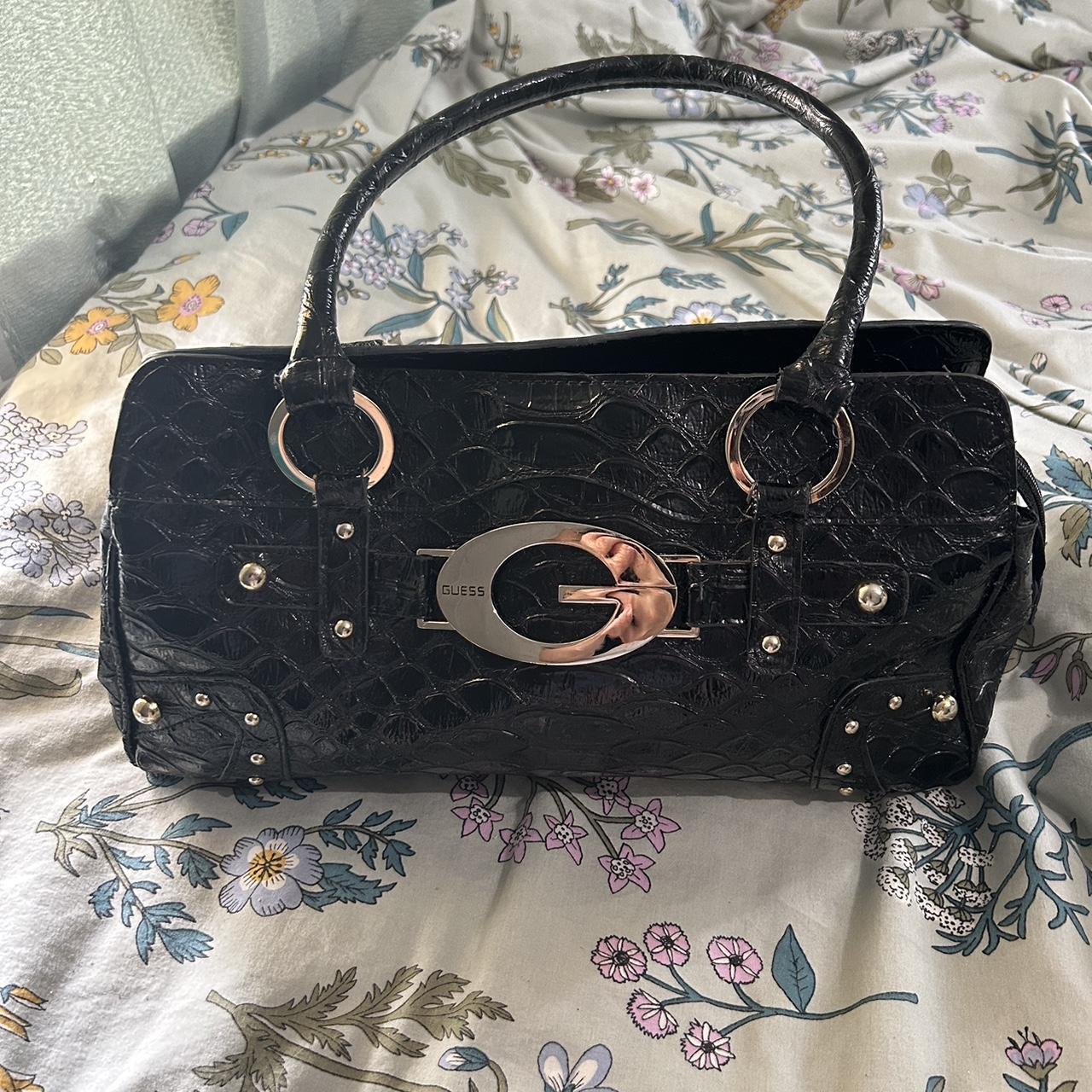 Handbag GUESS Black in Polyester - 39620821