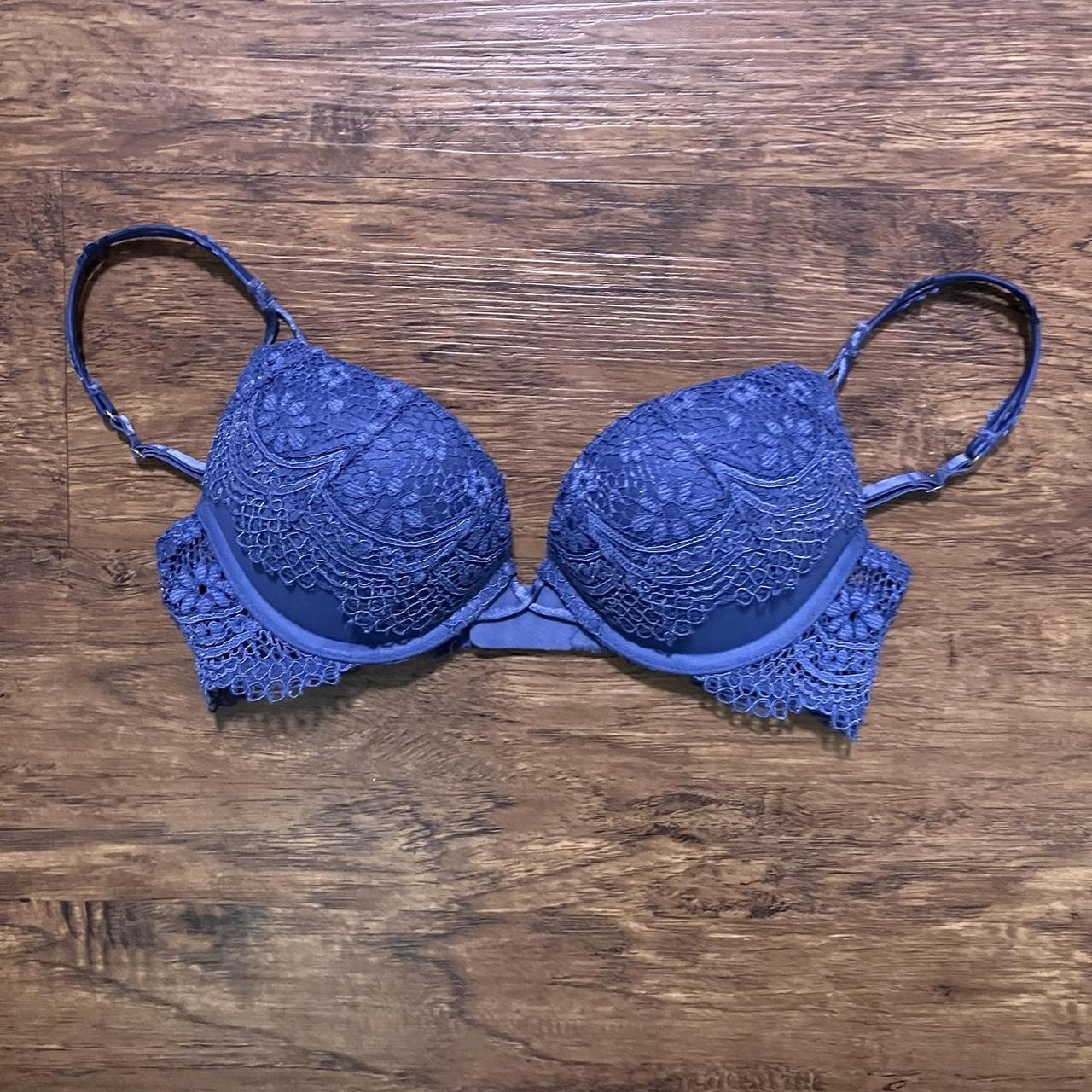 Baby blue & cream vintage lace bra ☁️ • size 34b • - Depop